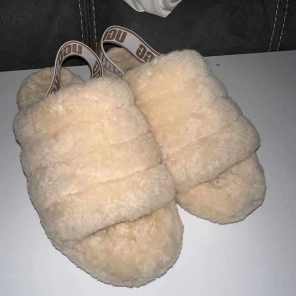 Ugg Women Fluff Slippers - Picture 1 of 7
